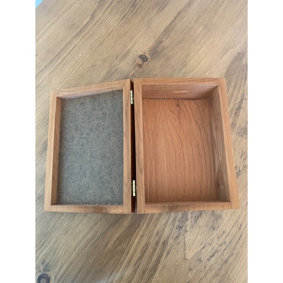 VTG John Wayne Wooden Keepsake Box Cedar? Hinged - Picture 11 of 12